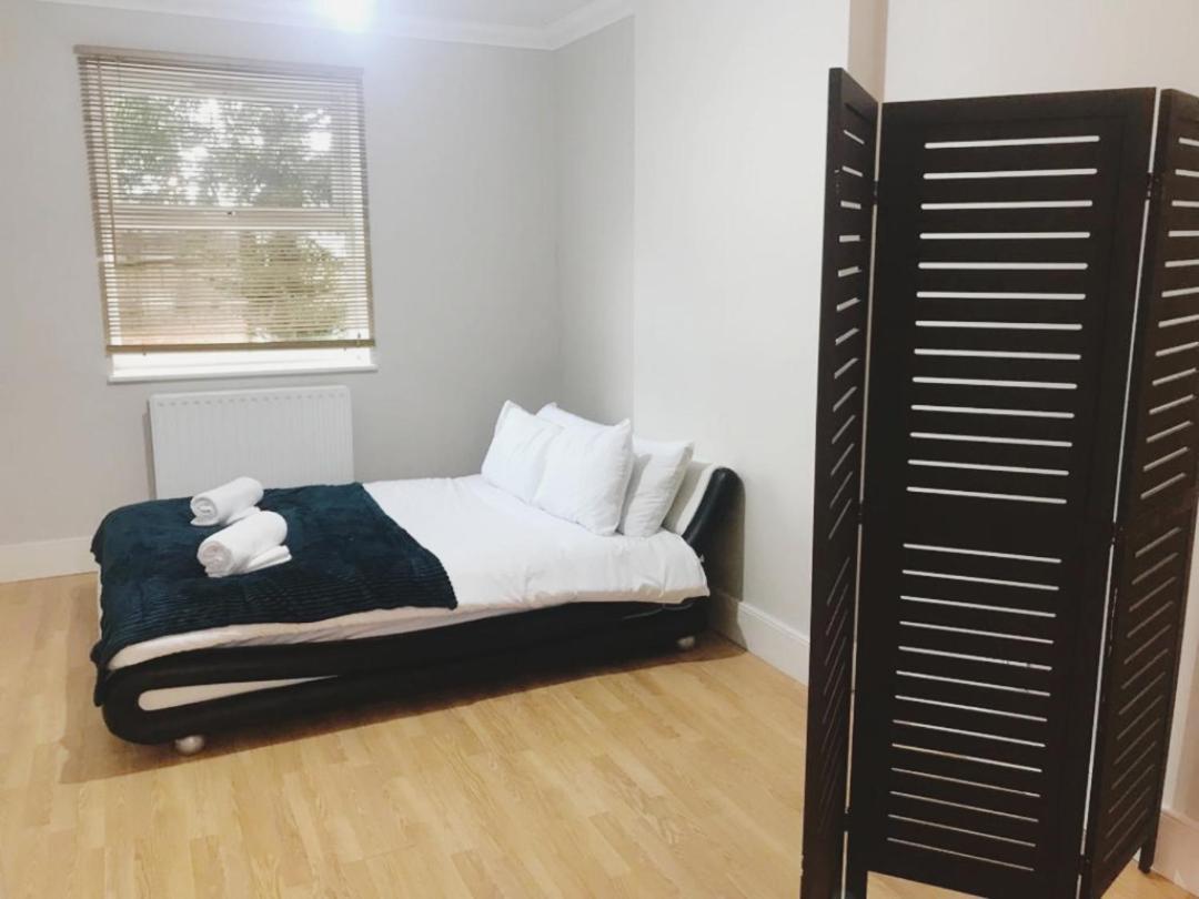 Jb Family & Contractor Stays, Free Parking Londra